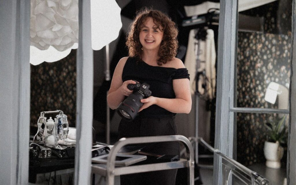 Magda Krupa z aparatem, fotograf